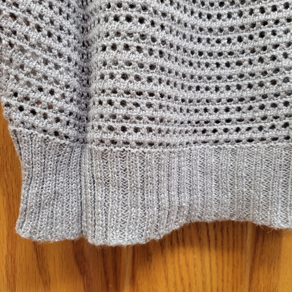 Womens Elle Sweater Gray Silver Metallic light weight short sleeve Size … - Picture 5 of 12
